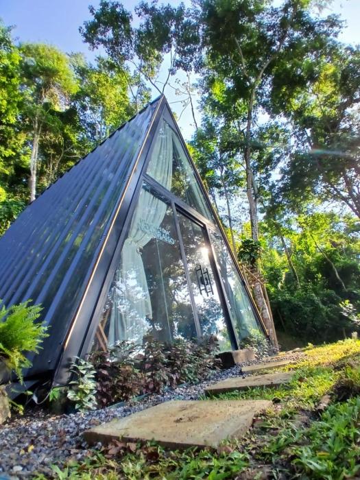 Chalé Suiço Blue Lemon ECO Paraty RJ, vista para o mar