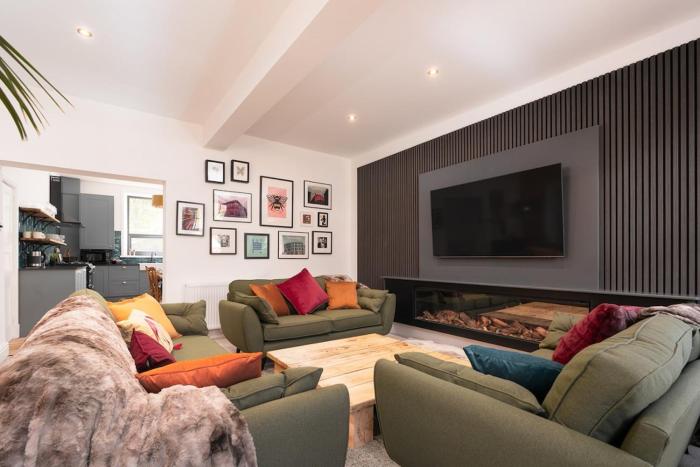 Mulberry Boutique Stay, Canal-Side Near Hebden