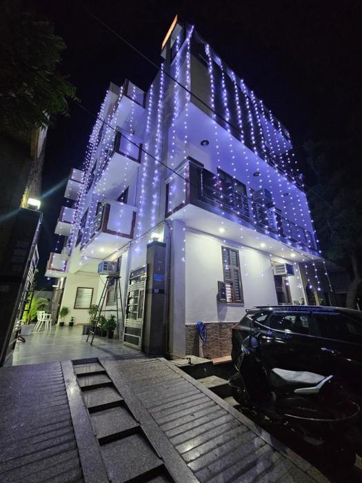 Shri Krishna Divine Dham