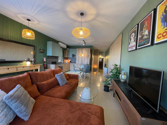 ‘Aja’ on Etna Street