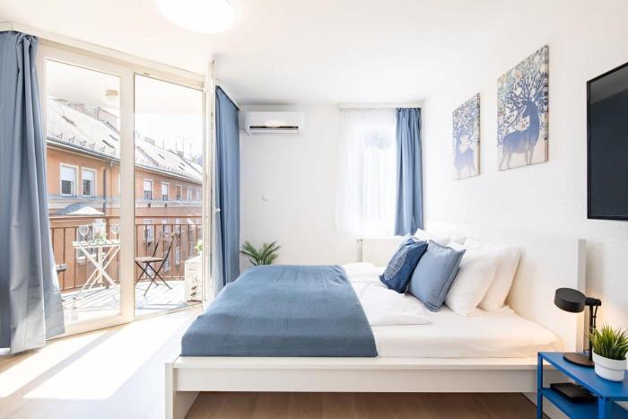 Balcony - Sunny - Central Cosy Home