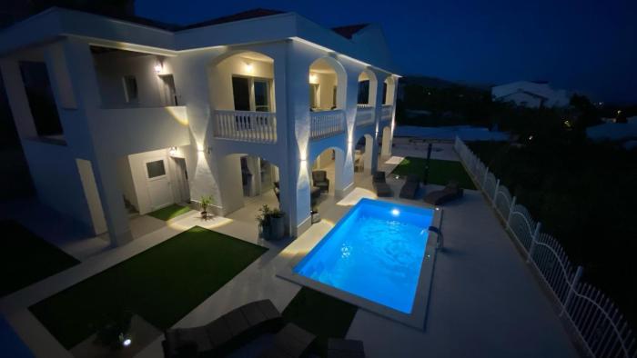 Apartments with swimming pool Pag - 24360