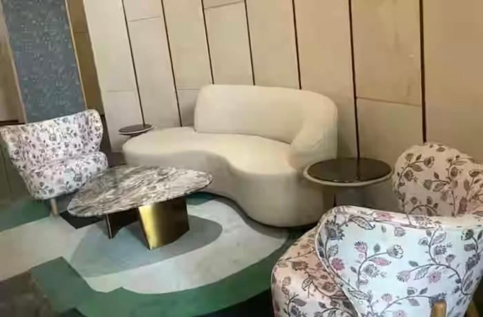 luxury apartment in Noida