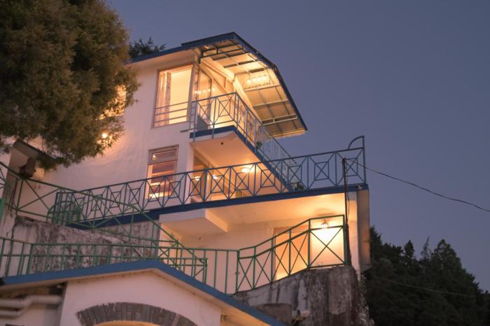 Jaadooghar Rainbow Farms