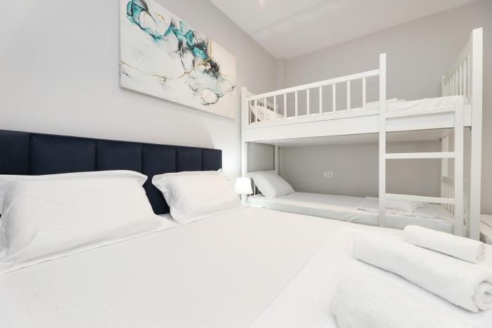 Vila Feliz - Premium Rooms with Free Private Parking