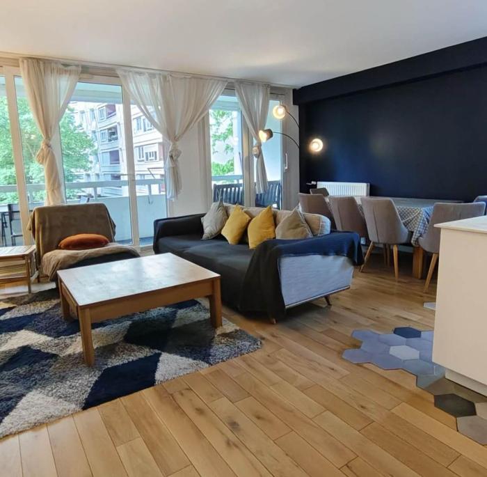 Cozy 3 bedrooms, 5 mn 450m walk Metro La Defense