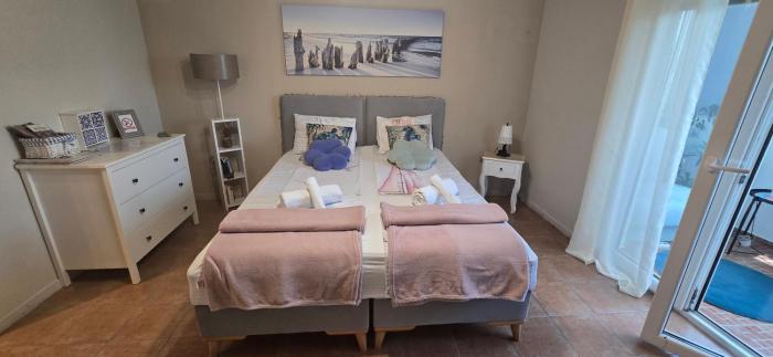 Little Sea Stars, Tivat