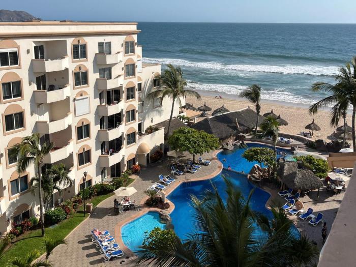 Costa Bonita Mazatlán Departamento pie de playa Beach Resort
