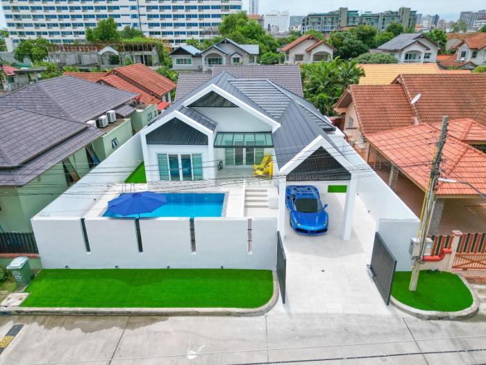 Villa TPSV 35 Modern House 4 bedrooms with private pool, Pattaya