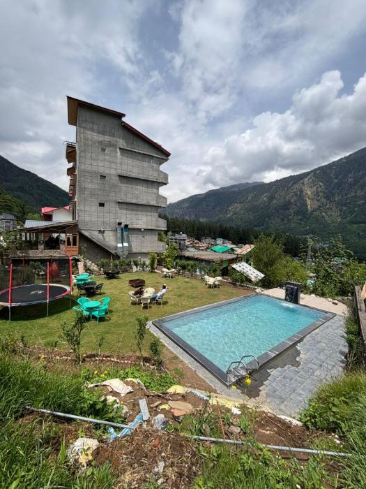 Pirates Resort Centeral Heated Rooms with Mountain View & Swimming Pool #Couple Friendly #Peaceful Area #Bestview #PlayingZone #Gym
