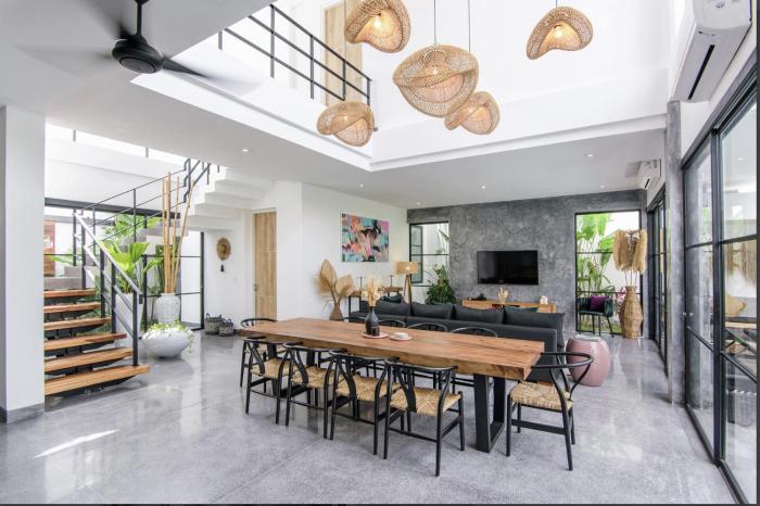 Sleeps 20 people close to Finns Beach Club & Atlas