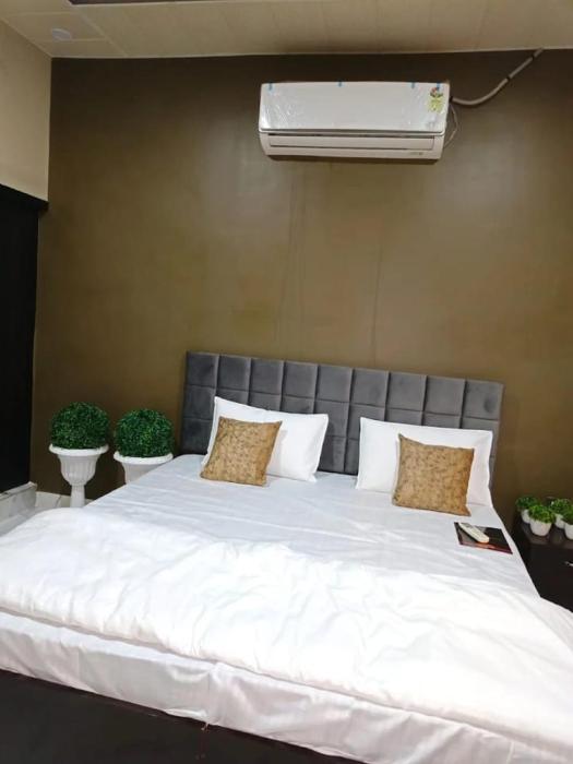 Mannat Residency