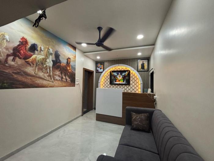 Shri Keshav Bhakt Niwas