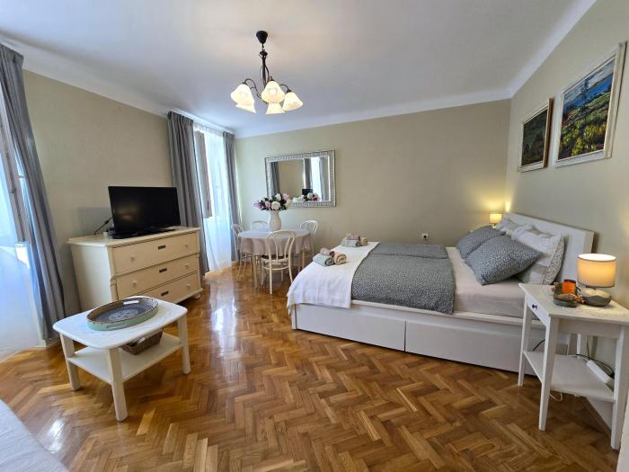 SEVEN - Two-Bedroom Apartment