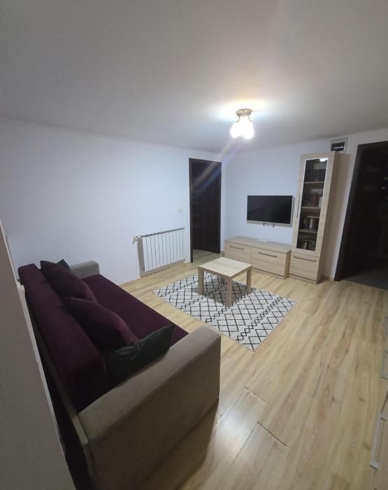 Cozy private guesthouse w yard