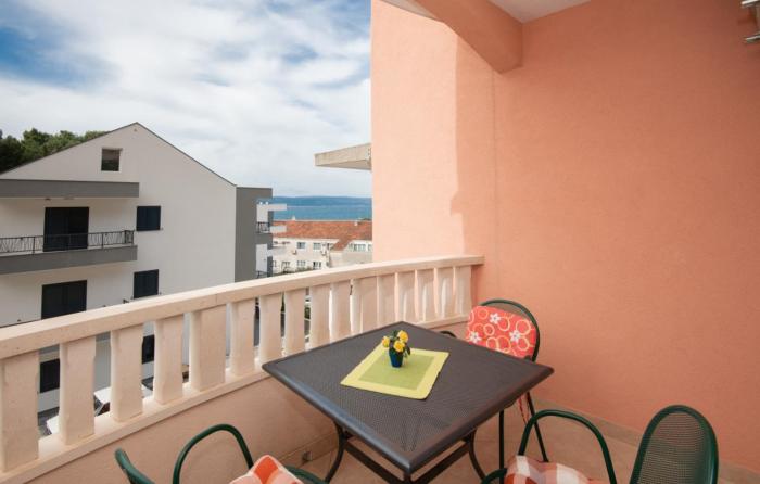 Studio Apartman Erstic 2 - Baska Voda by Villas Guide