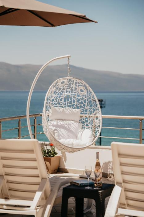 Rrapi Seaview Penthouse - by EKA Luxury Apartments