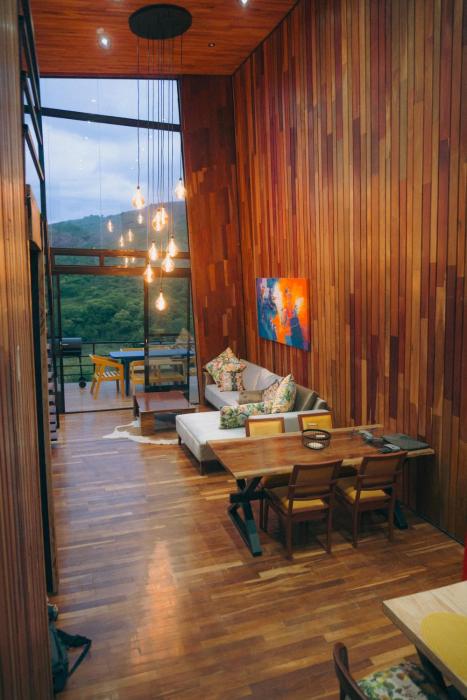 Palace in Samai - Wood