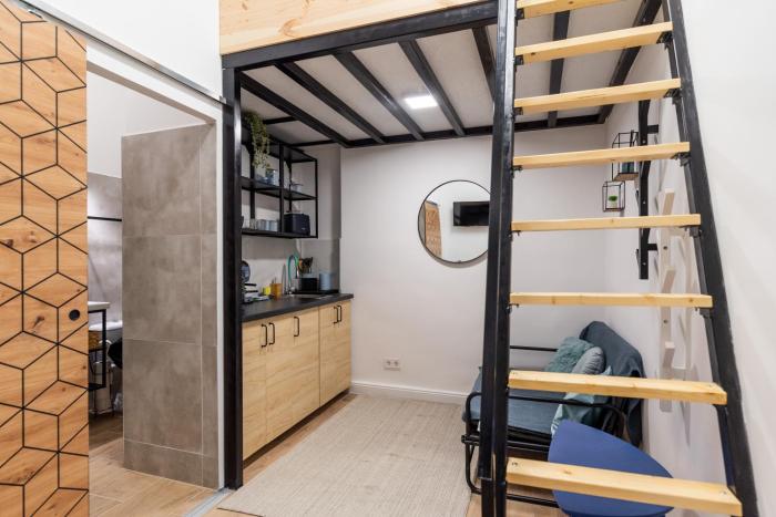 Studio-modern, Heroes Square,central, quiet