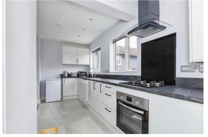 3 Bedroom House- Loughborough-Sleeps 5-FreeParking