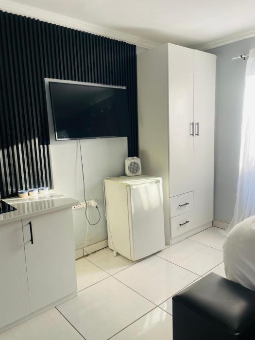 Khainos Self Catering