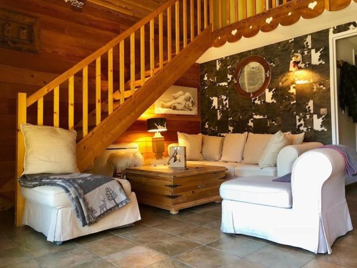 App style chalet de caractère, chaleureux et confortable pied des pistes