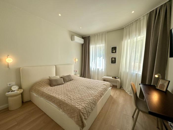 Heart of Varna, Close to the Sea