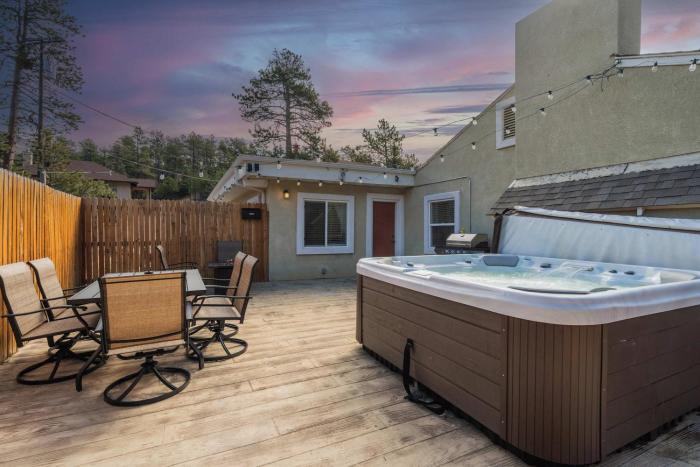 Sky Mountain Retreat Hot Tub & Fire Pit with Views