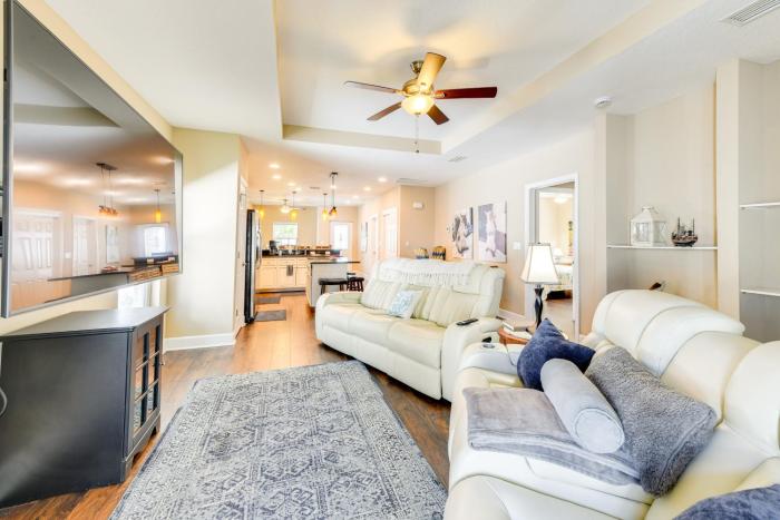 5 Mi to Beach Family Retreat in Sarasota!