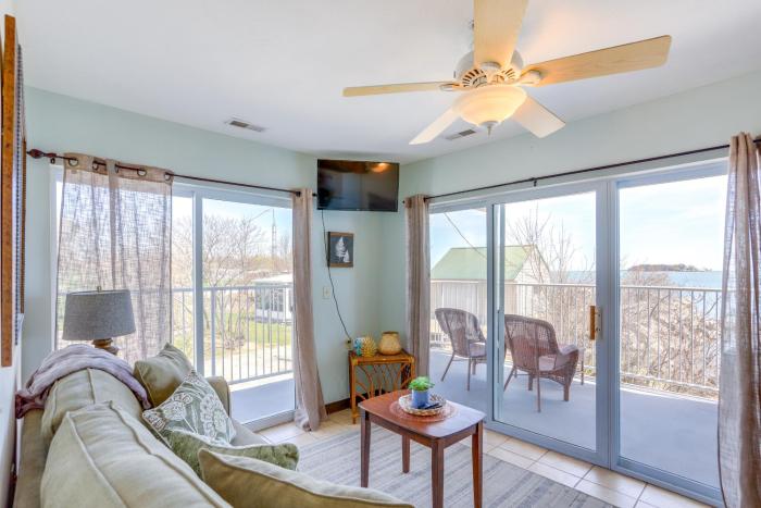 Waterfront Bass Island Retreat with Balcony and TV