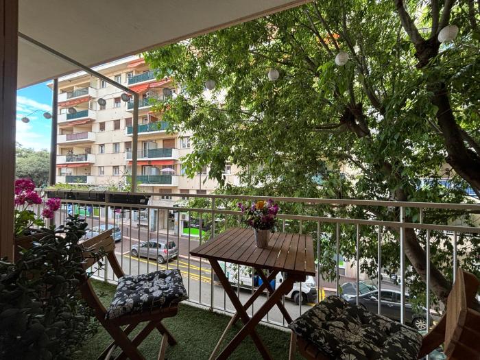 INAYA l 3 pièces l Vieille ville l Centre l Terrasse l Plage