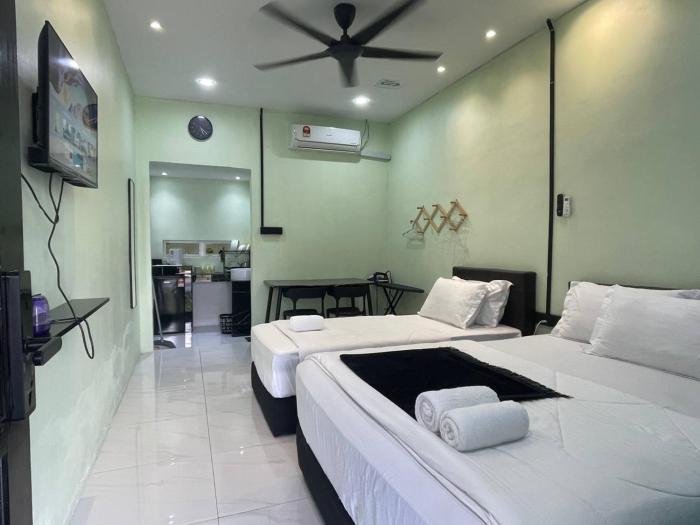 Roomstay Rania, Rizqi & Rayyan
