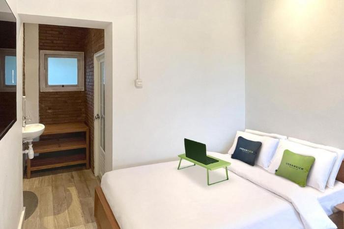 Urbanview Wisma Nirwana Tretes near Cimory Prigen