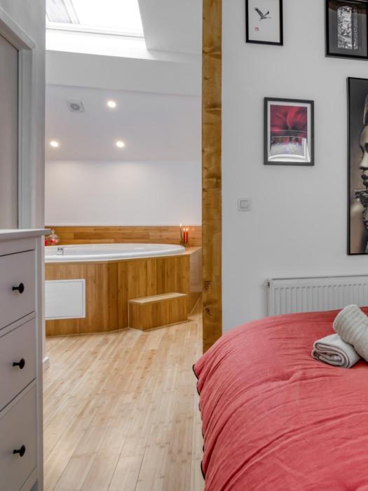 Le Bain de Diane - Maisons Paladins