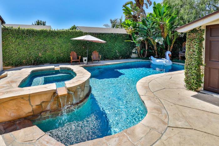 City Paradise Saltwater Pool-Spa and Ping-Pong