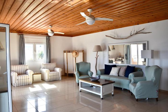 Deep Blue Apartments