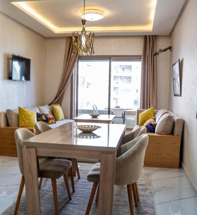 Charmante Deux Chambres et Salon Avec Jardin et Piscine à coté de plage