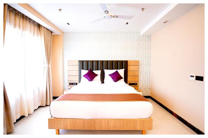 HOTEL NARAYANI Near Kashi Vishwanath Temple - Fully Air Conditioned Room - A Top Rated Hotel In Varanasi