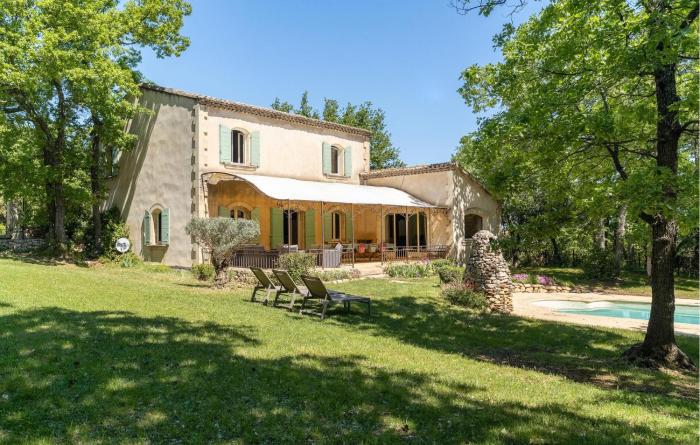 4 Bedroom Pet Friendly Home In Apt