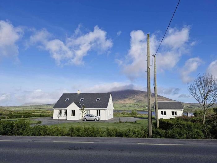 Villa Daffodil - Sleeps 2 & Stunning Seaside Views