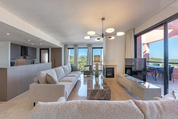 ELZE Panoramic Sea View Luxury Apartment