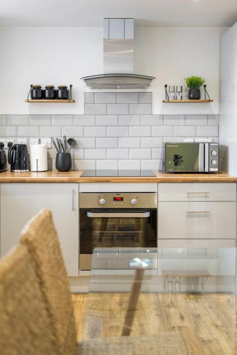 Modern 4 bed & 4 En-suite City Centre with Parking