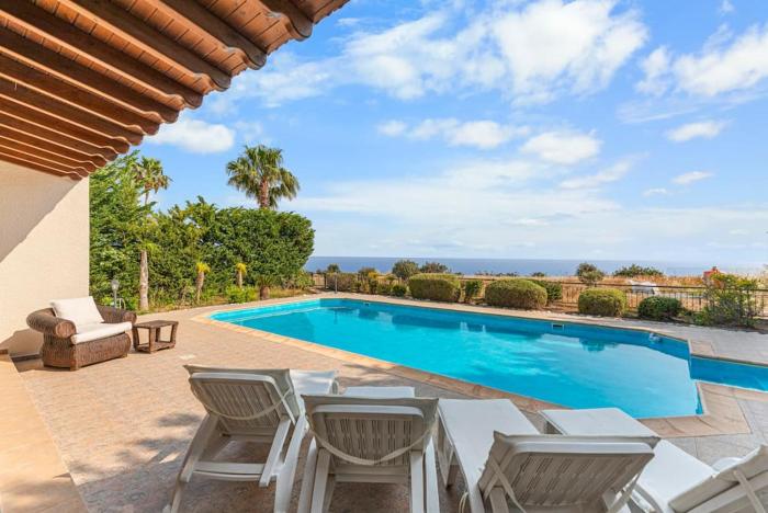 Villa Thea, Luxury Cliff Sea View