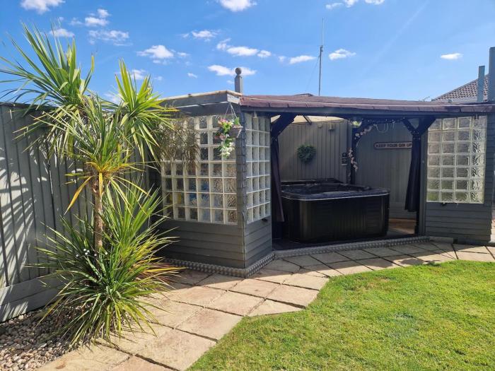 Seaside retreat with hot tub