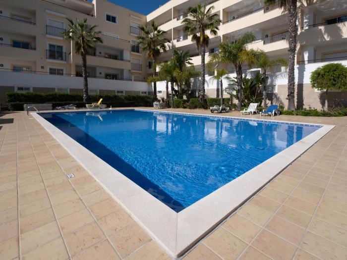 Pool View 3 Bed Apartment