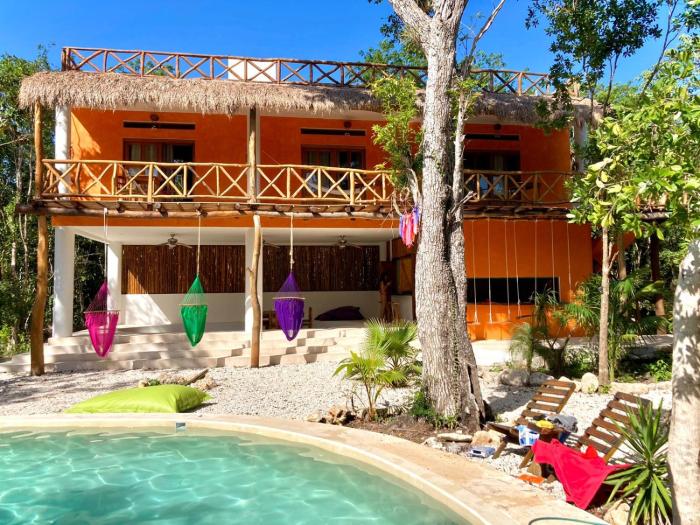 The Jungle House, Sacbé