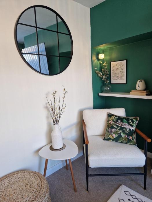 37 Sleeps 6 stylish and comfortable home