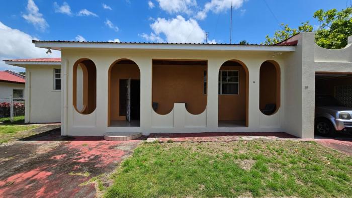 Wonderful 3 Bedroom Home Close To Everything