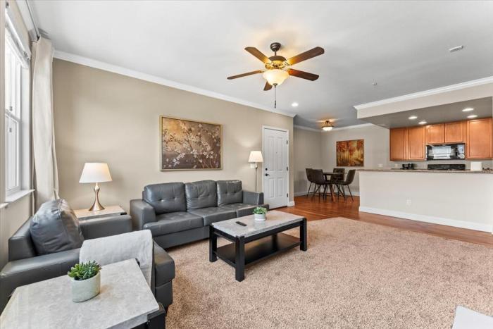 New Cozy & Stylish 1BR with Heated Pool Relaxing Spa & Sauna