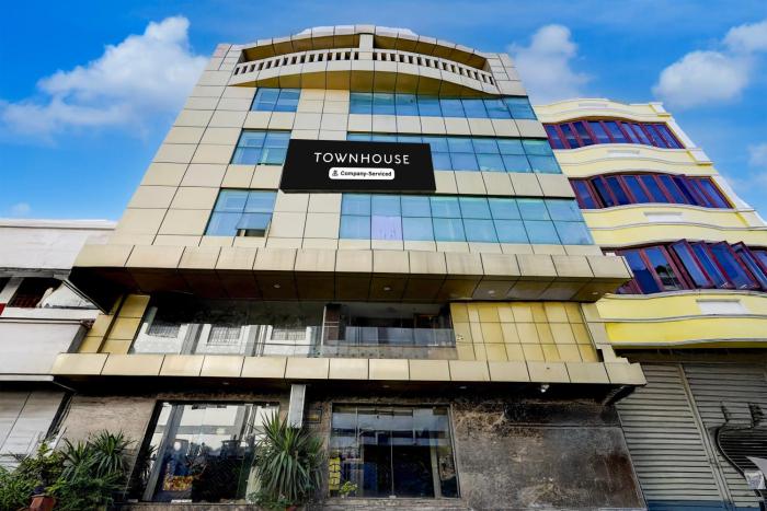 Super Townhouse Pondicherry Opposite to Rock Beach